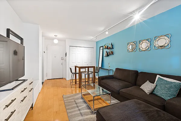 Sold by Compass | media 7