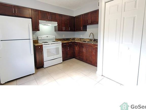 3rd image of 3821 E River Hills Dr APT B