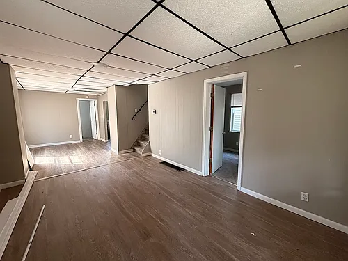 2351 Valentine St Photo 1