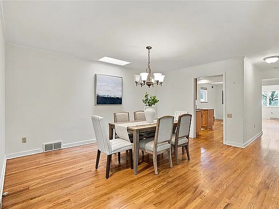 3rd image of 28.5 Unger Ln