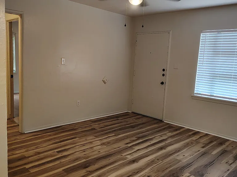317 Byrne St — Photo 3