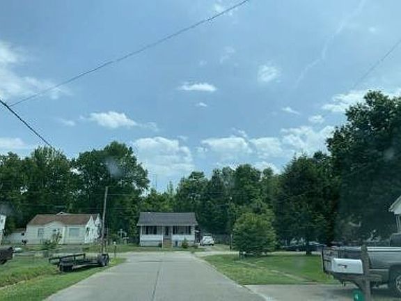 Exterior Neighborhood (street photo)