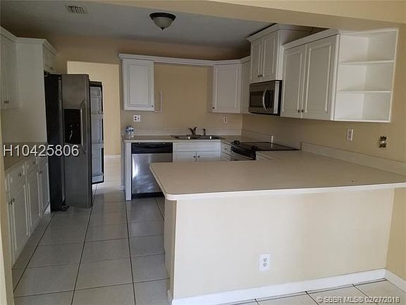 3rd image of 6185 Live Oak Ct APT B