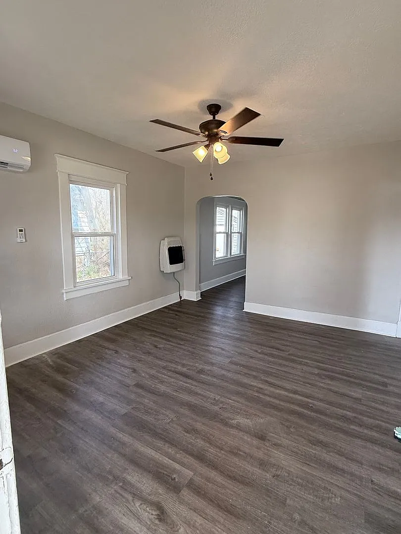 2 bedroom/1 bathroom — Photo 2