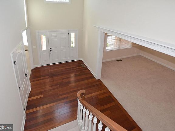 3rd image of 5789 Waterloo Bridge Cir