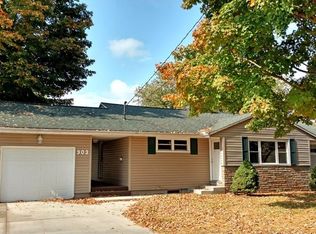 903 Leonard Ave, Belpre, OH 45714