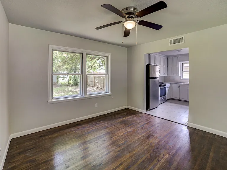 1618 S Ash Pl — Photo 7