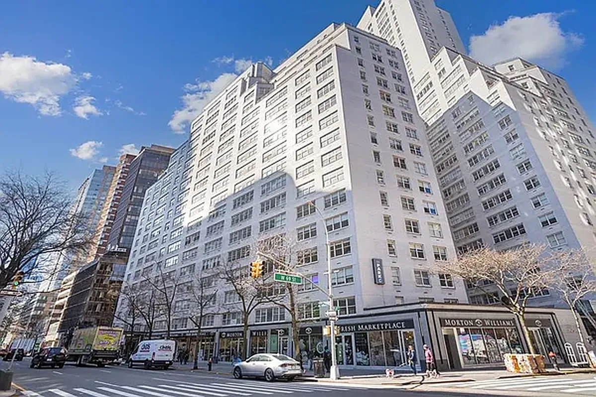 155 West 68th Street #933 in Lincoln Square, Manhattan
