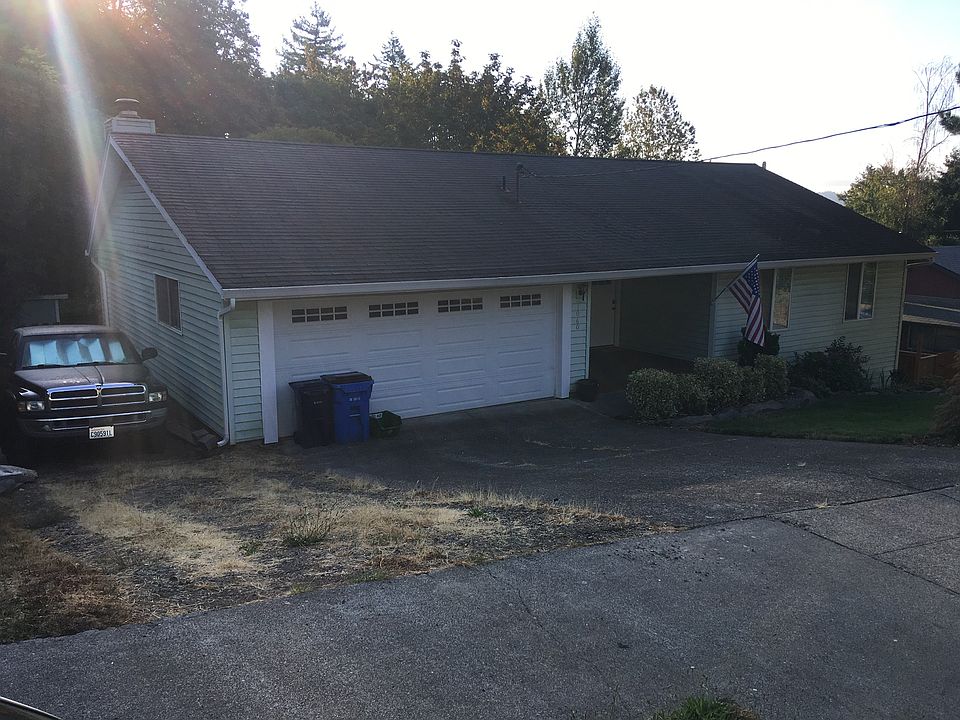 2nd image of 1060 NW Elm St