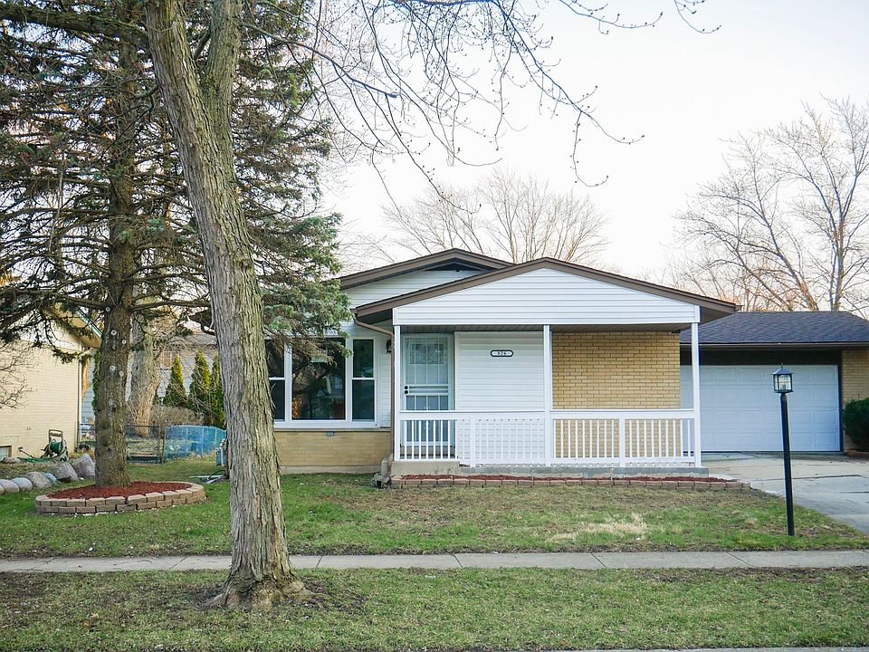 1st image of 826 Palm Dr