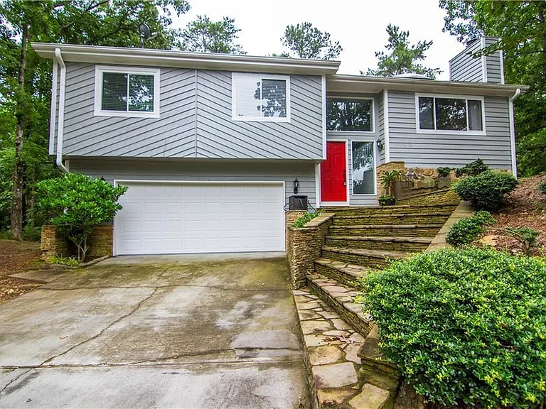 195 Fall Creek Trce — Photo 1