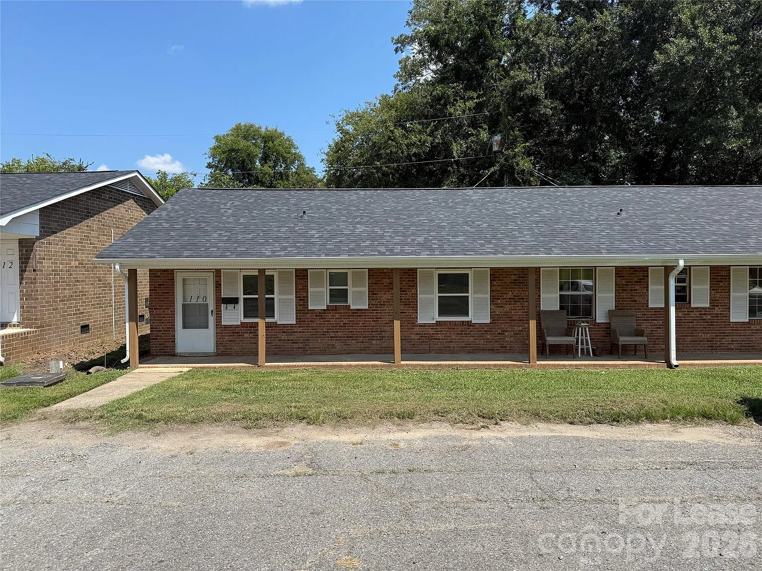 2 bed, 1.0 bath, 810 sqft, $1,095 — Photo 1