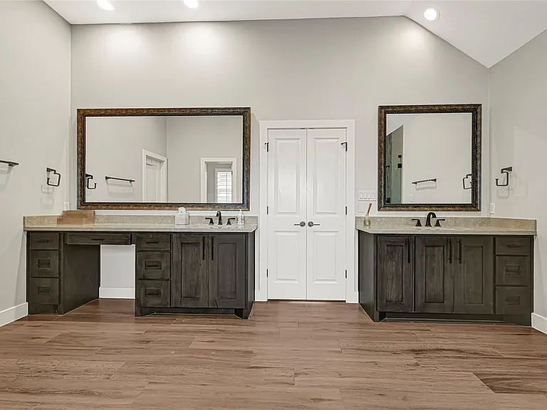 11218 Gallant Ridge Ln — Photo 18