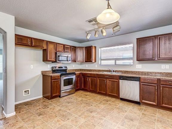 3rd image of 1322 E Penny Ln