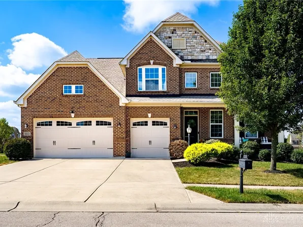9313 Maple Brook St, Centerville, OH 45458