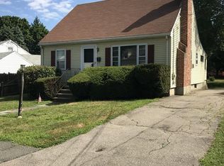 14 Quarry Ln, Milton, MA 02186