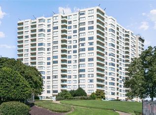 7501 River Rd APT 16D, Newport News, VA 23607