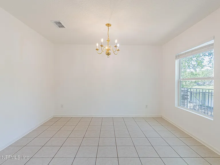 1630 Vineland Cir #B — Photo 12