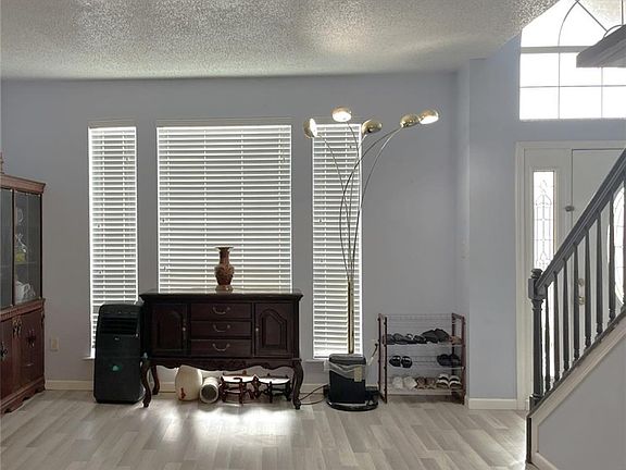 5th image of 1117 Wyndham S