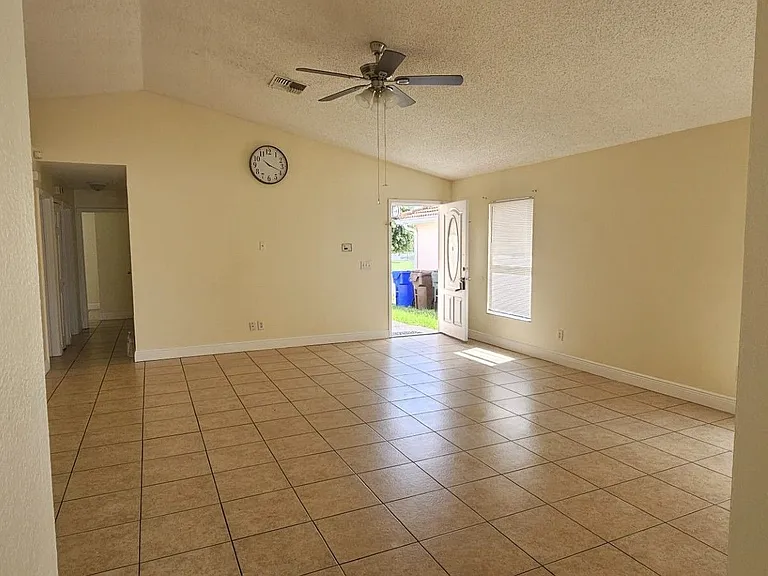 2338 Cordova Ct — Photo 6