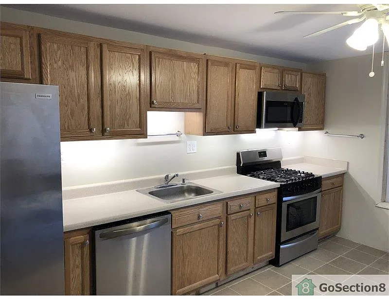 828 N Kenwood Ave photo 1