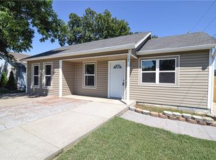 117 E Veterans Pkwy, Rogers, AR 72756