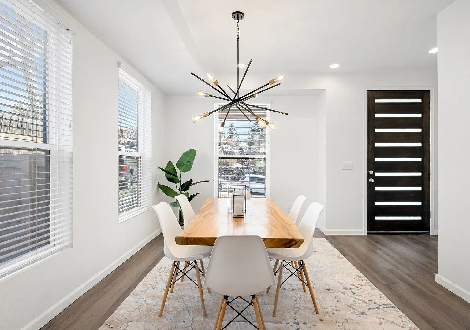 Spacious 5-Bedroom Duplex in Denver Near Sloan's Lake — Photo 4