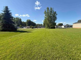 Tomahawk Ln #42, Cecil, WI 54111