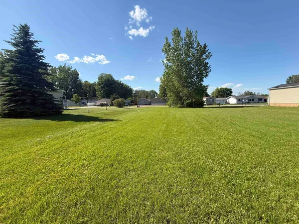 Tomahawk Ln #42, Cecil, WI 54111