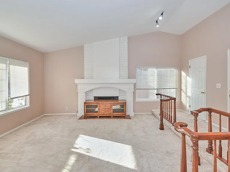 7611 Adelanto Dr — Photo 8