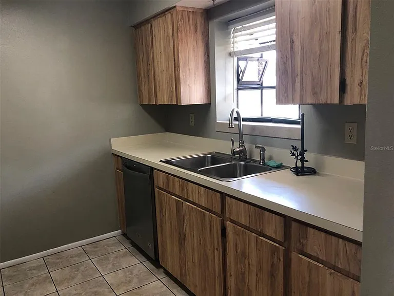 625 E 8th Ave — Photo 5