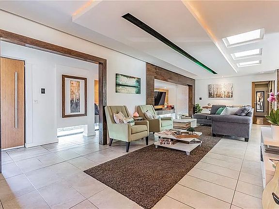 5th image of 2406 Meadowbrook Dr