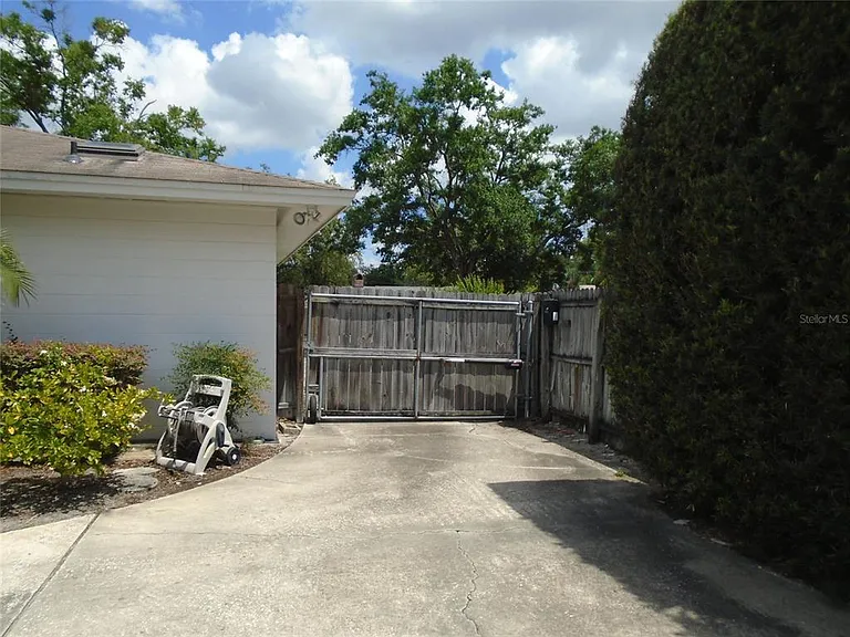 2430 Deloraine Trl — Photo 21