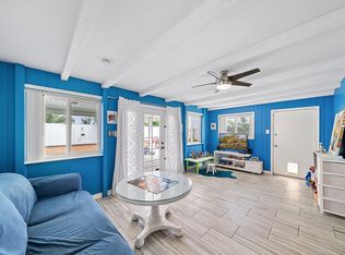 827 Capistrano St, Corona, CA 92882