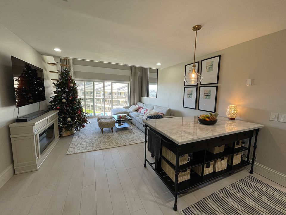 living room and balcony, eatting area.
