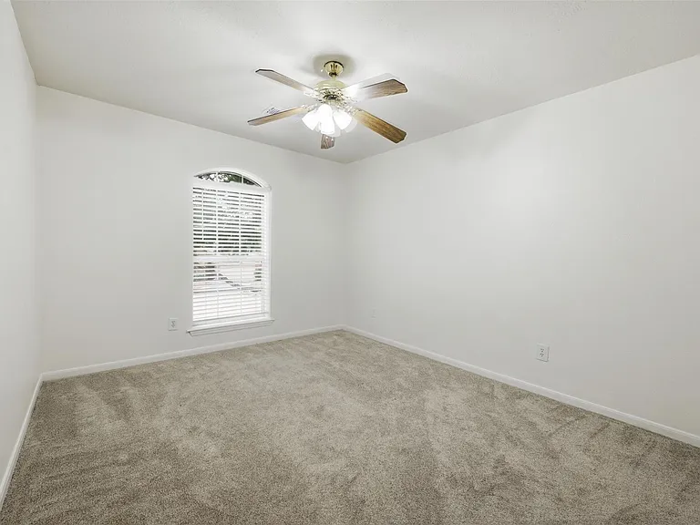 18010 Quiet Stream Ct — Photo 12