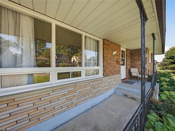 4th image of 401 Nelson St