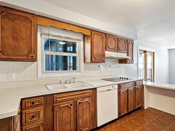 3rd image of 1743 Bluewater Ct