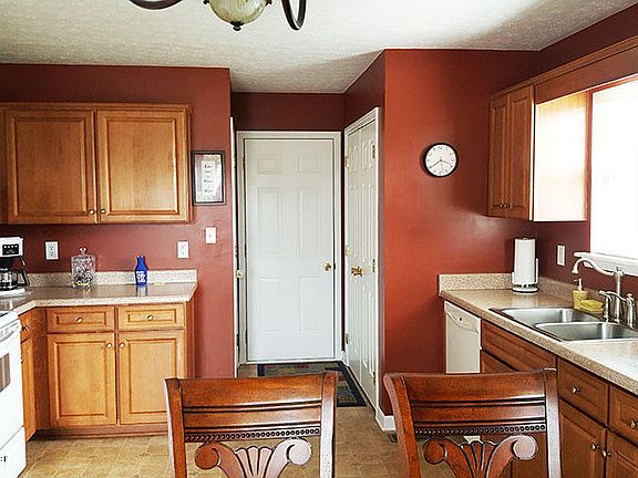 4th image of 480 Autumn Glen Dr