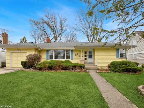 911 N Pine Ave, Arlington Heights, IL 60004