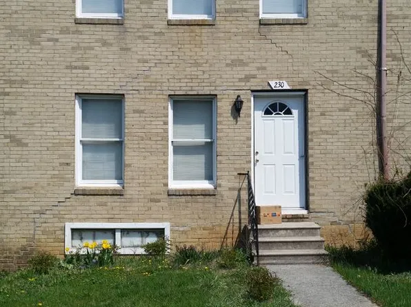 230 Surrey Ct, Martinsburg, WV 25401