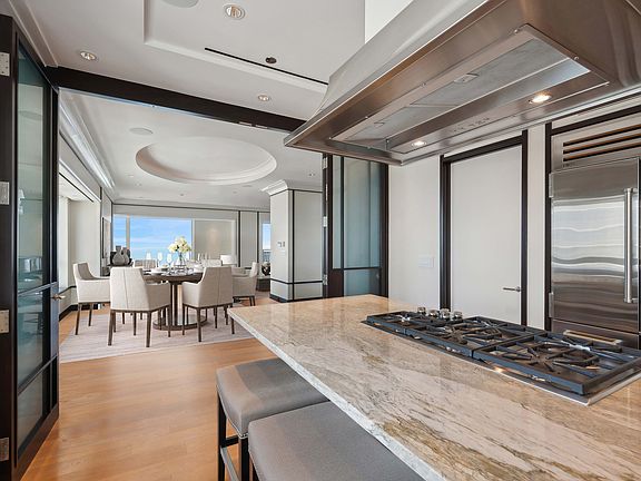 5th image of 800 N Michigan Ave APT 3902