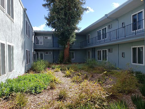 4th image of 6740 Hayvenhurst Ave #1