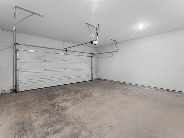 2929 Sweet Red Cir — Photo 34