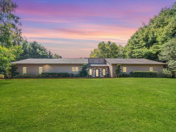 895 Sunset Ave, Troutville, VA 24175