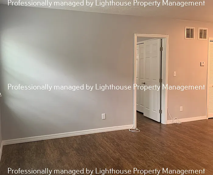 1466 Palm Ave #6 — Photo 4
