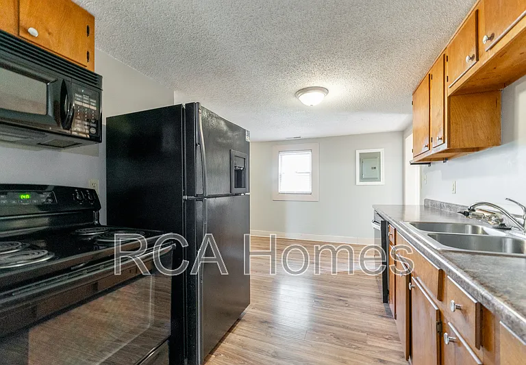 1603 Woodlawn Ave #B — Photo 3