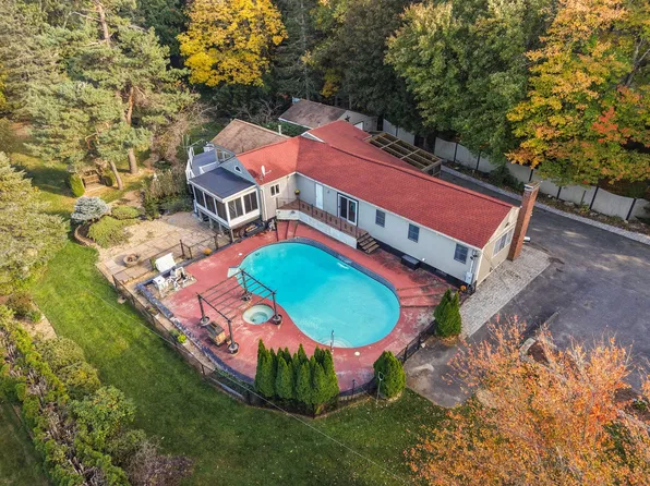 126 Brattle St, Holden, MA 01520