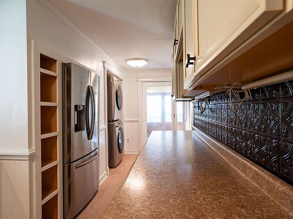 5th image of 905 New Hampton Road