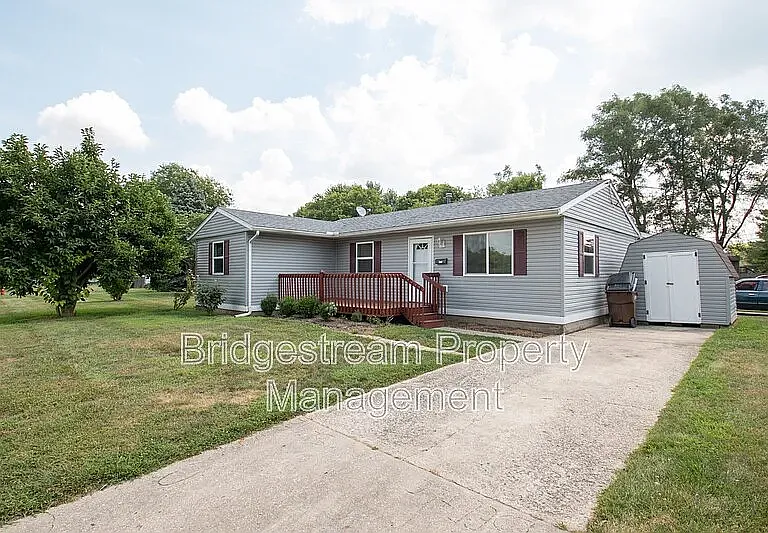 340 Walnut St — Photo 2